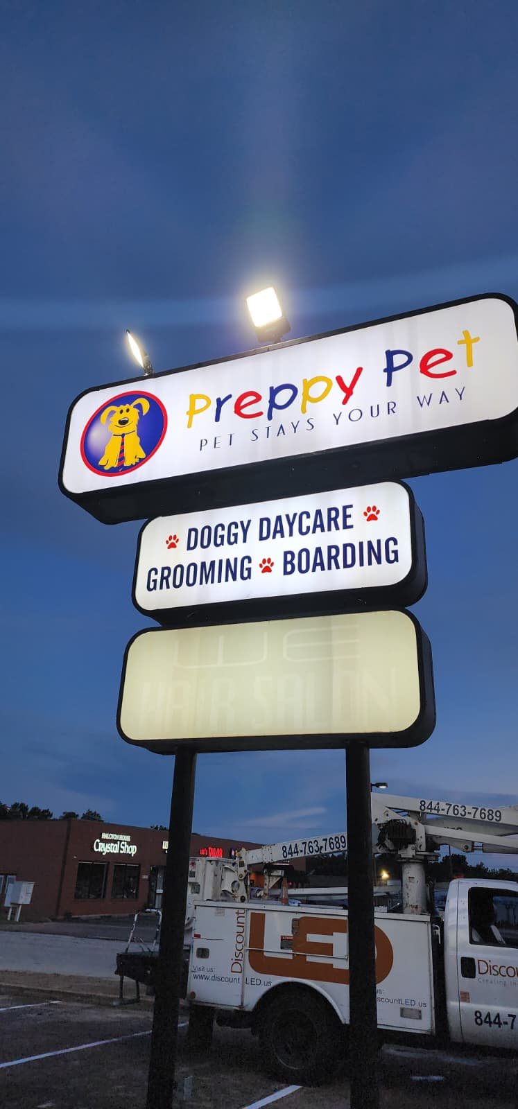 Preppy Pet Illuminated Pole Sign