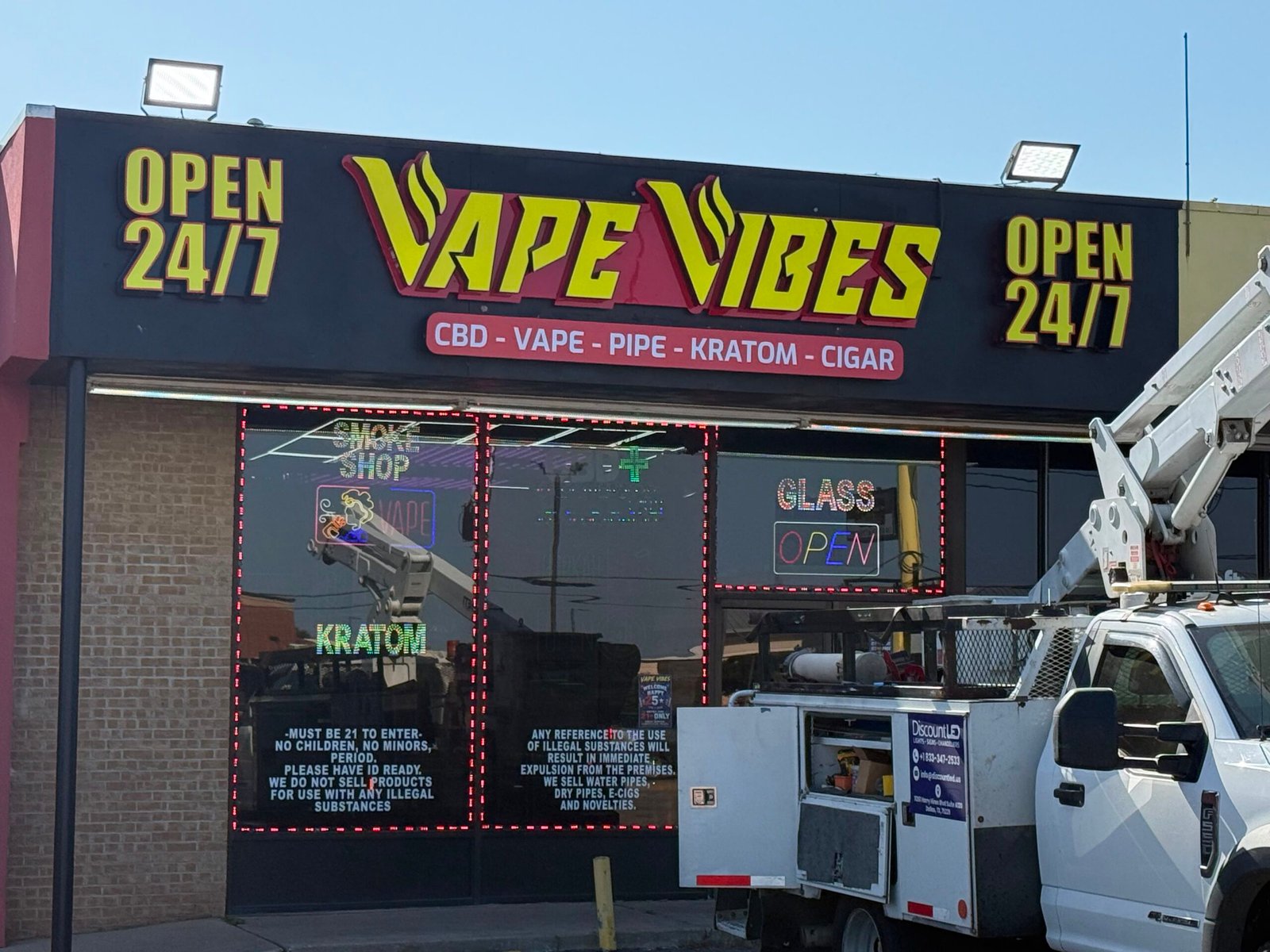 Vape Vibes – Custom Storefront Sign Installation
