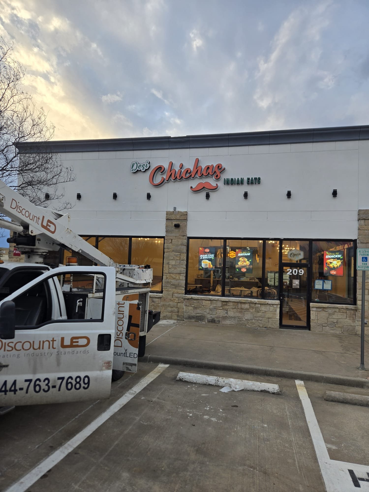 Desi Chichas Restaurant