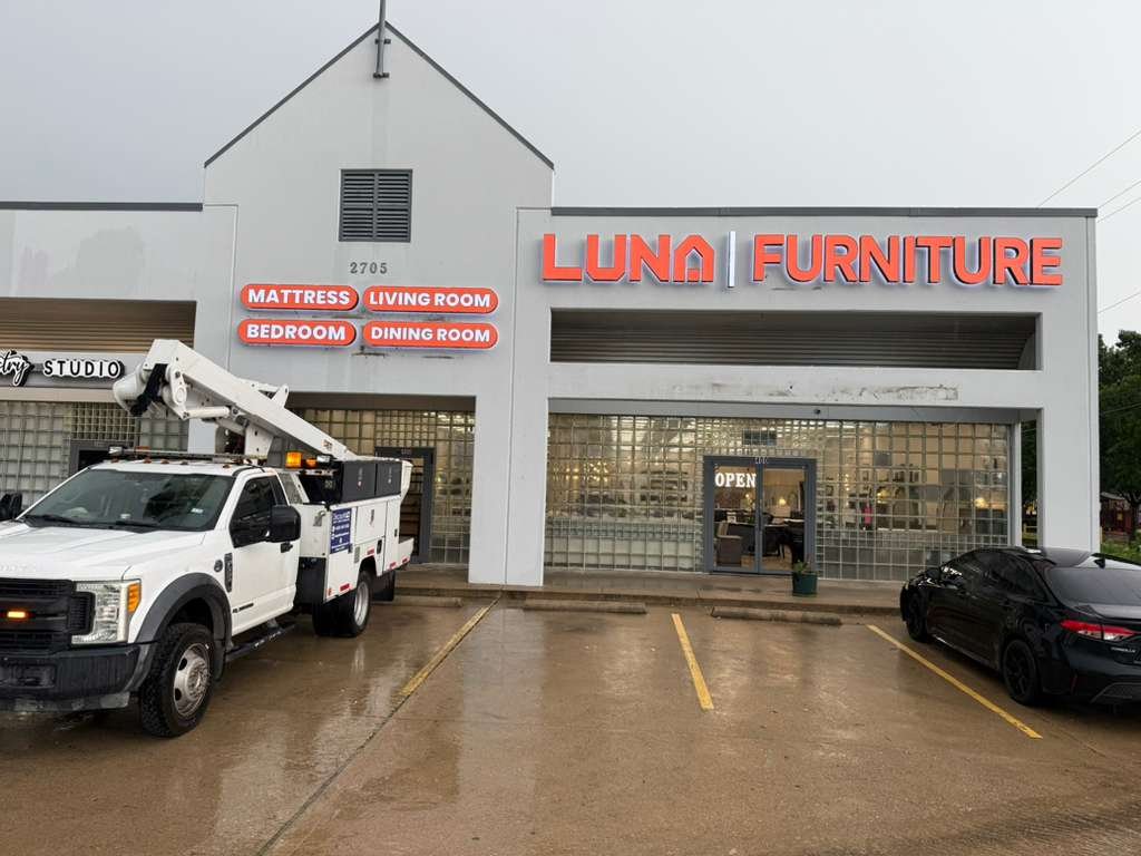 Luna Furniture